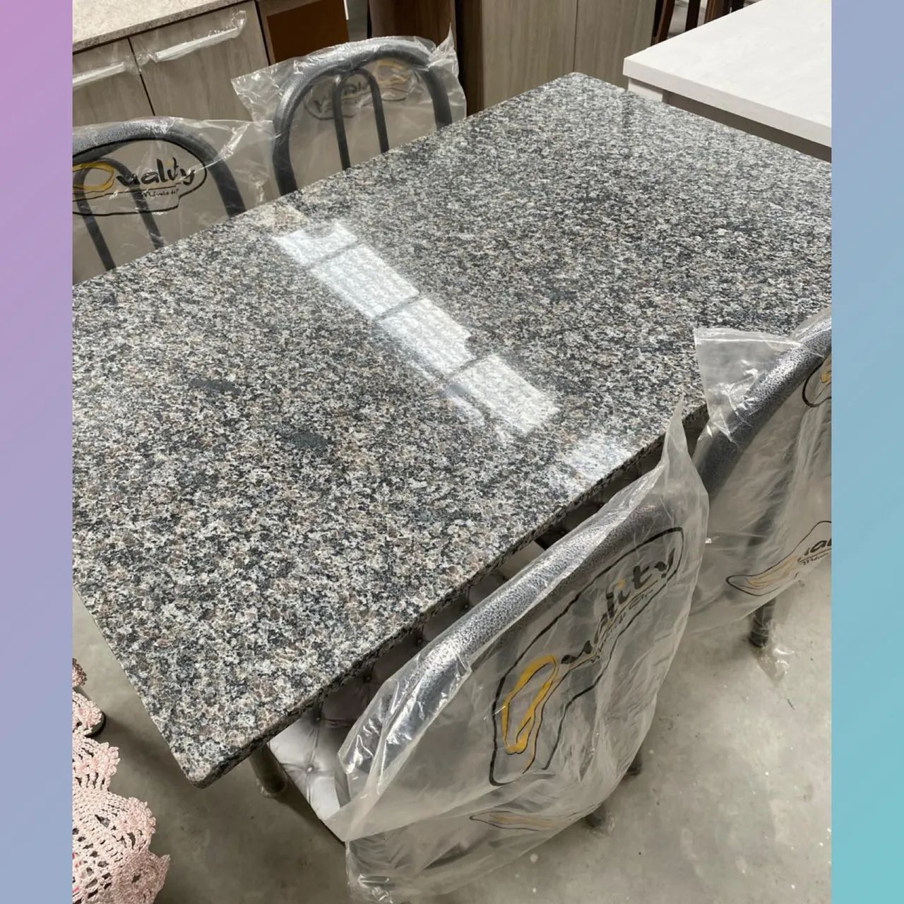 Mesa com 4 cadeiras - entregamos hoje 