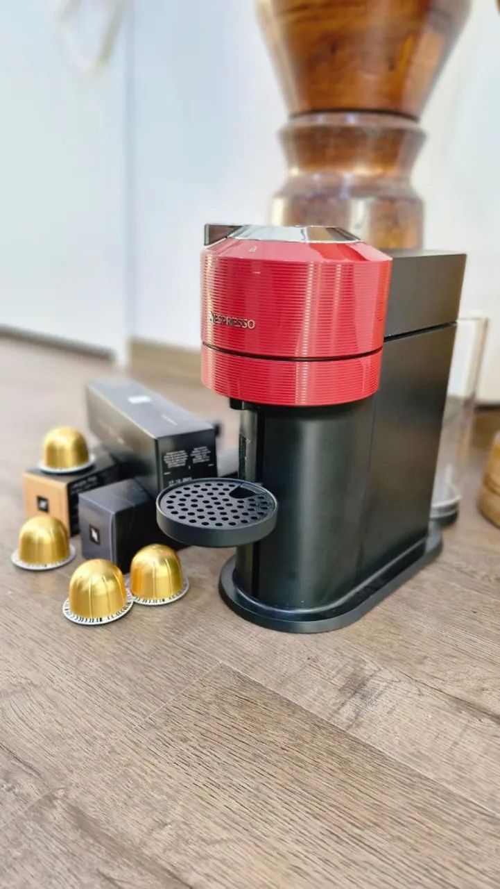 Oportunidade: Máquina de Café Nespresso - Vertuo Next Impecável!