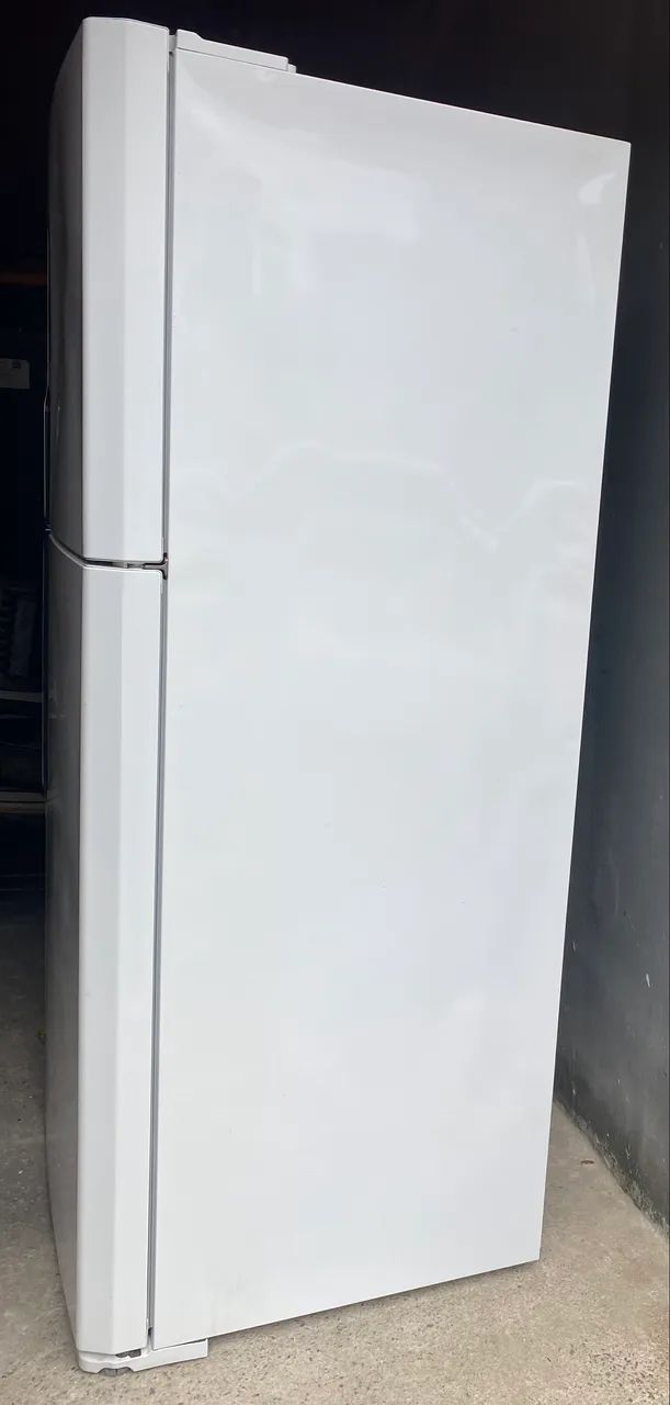 Geladeira Electrolux - Frost Free - Funcionando Perfeitamente  - Foto 3