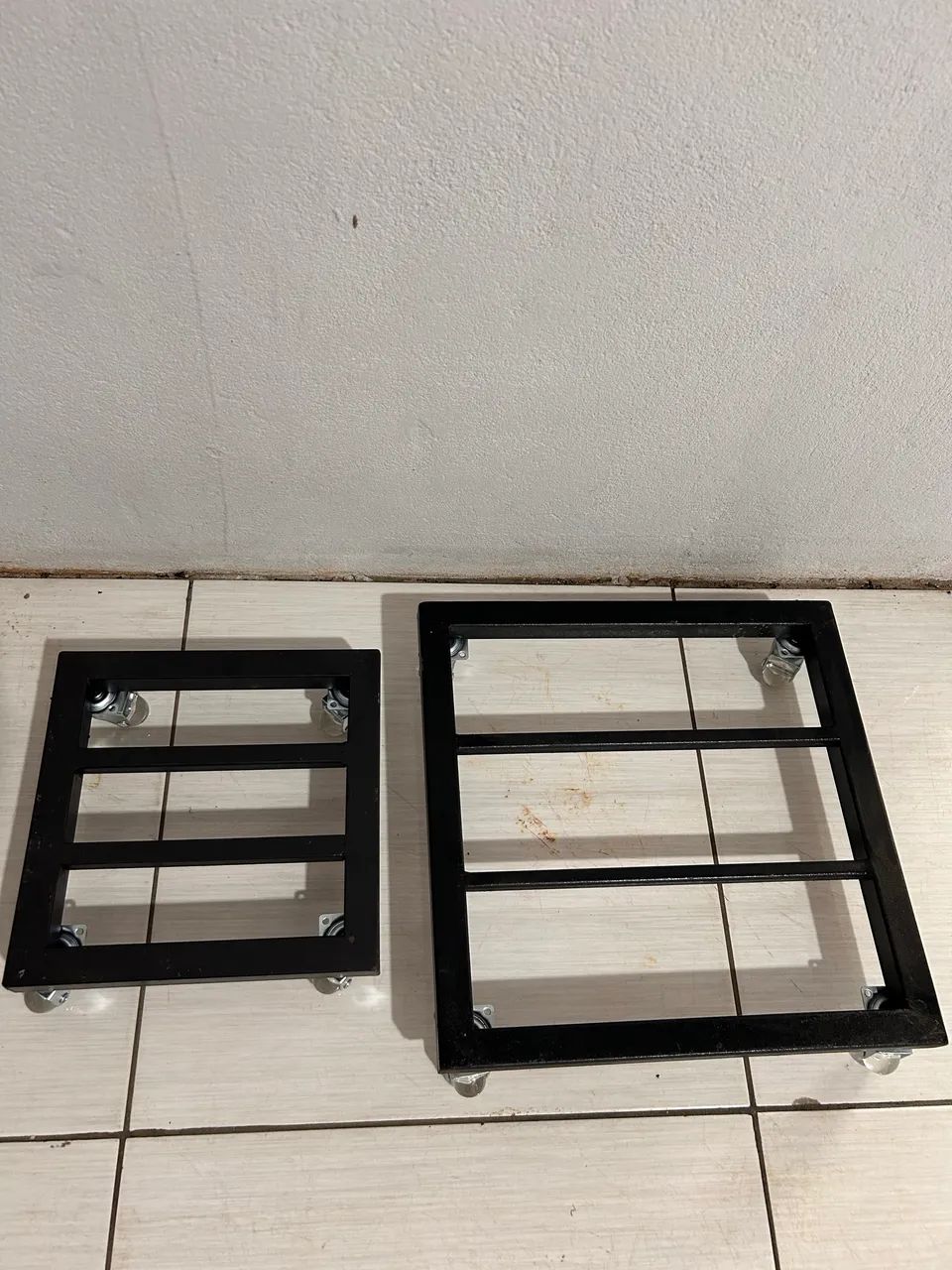 Suporte em ferro para vasos