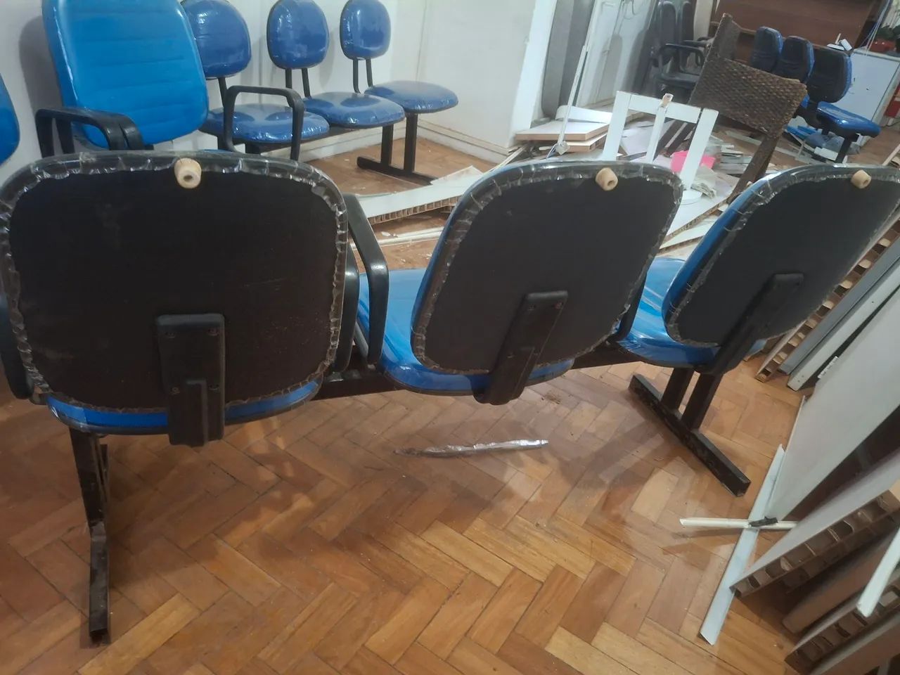  Longarinas de três lugares - Foto 3