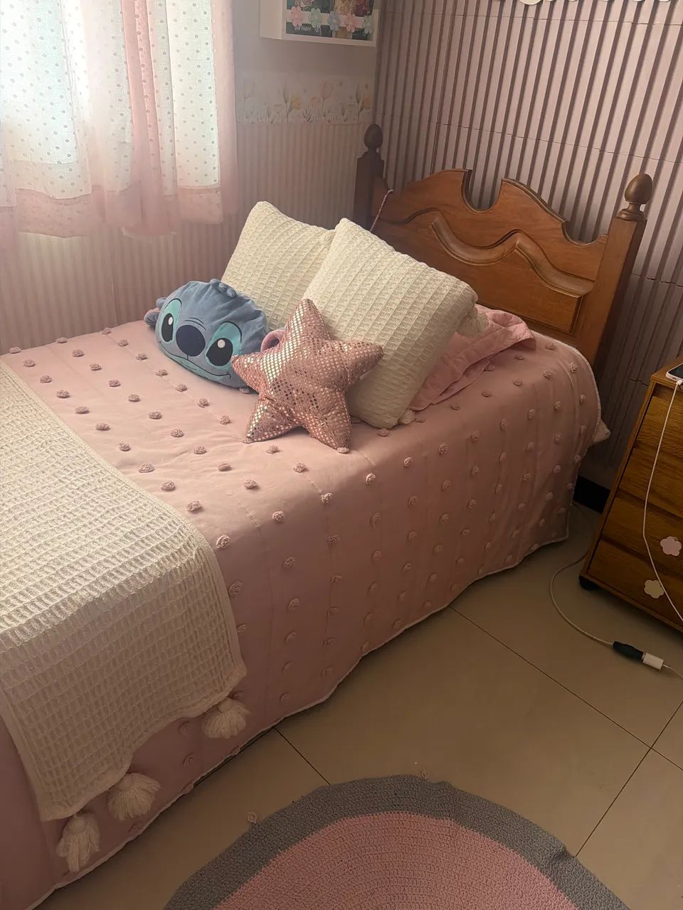 Cama de solteiro em madeira com duas gavetas  - Foto 2
