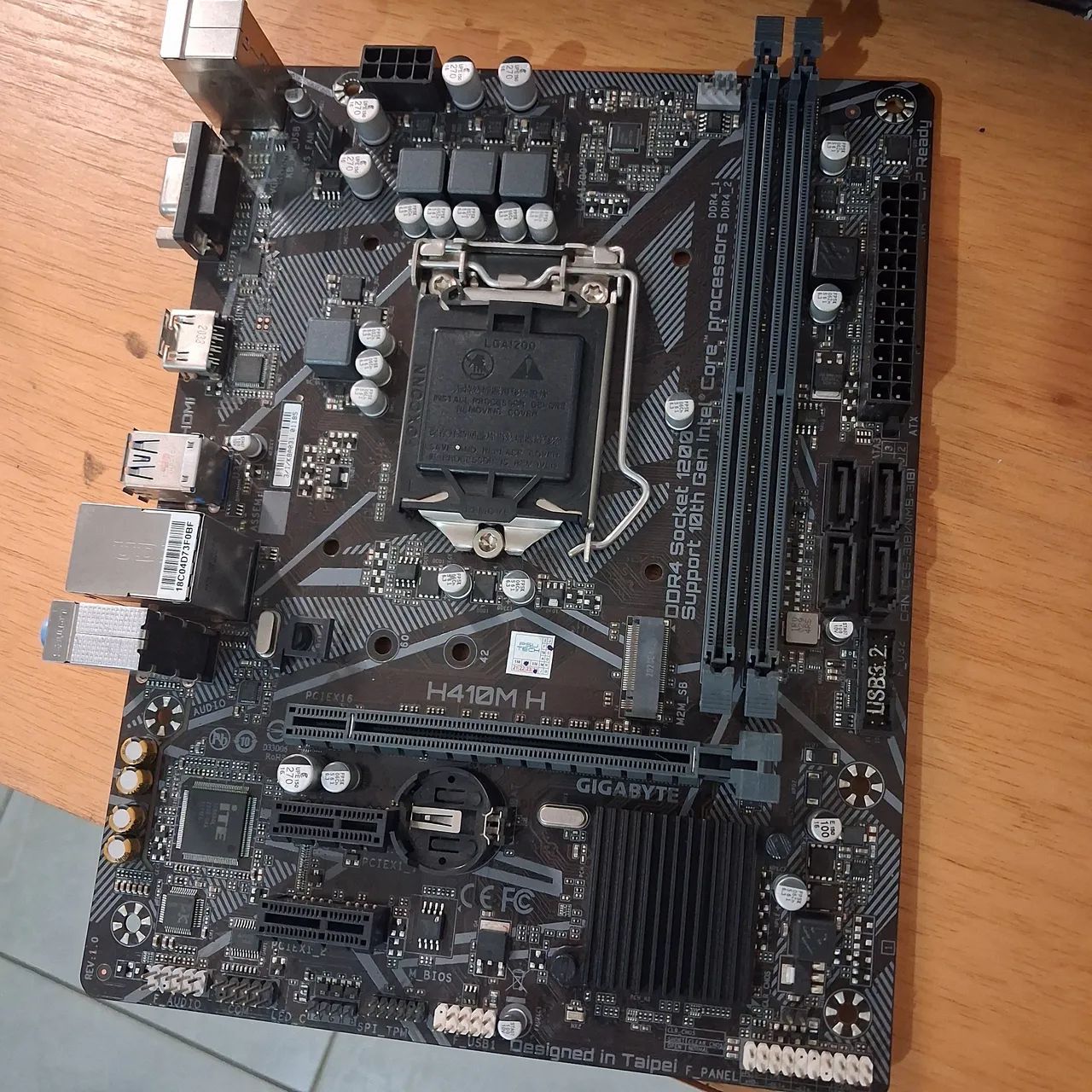 Placa mãe h410mh socket lga1200 funcionando perfeitamente