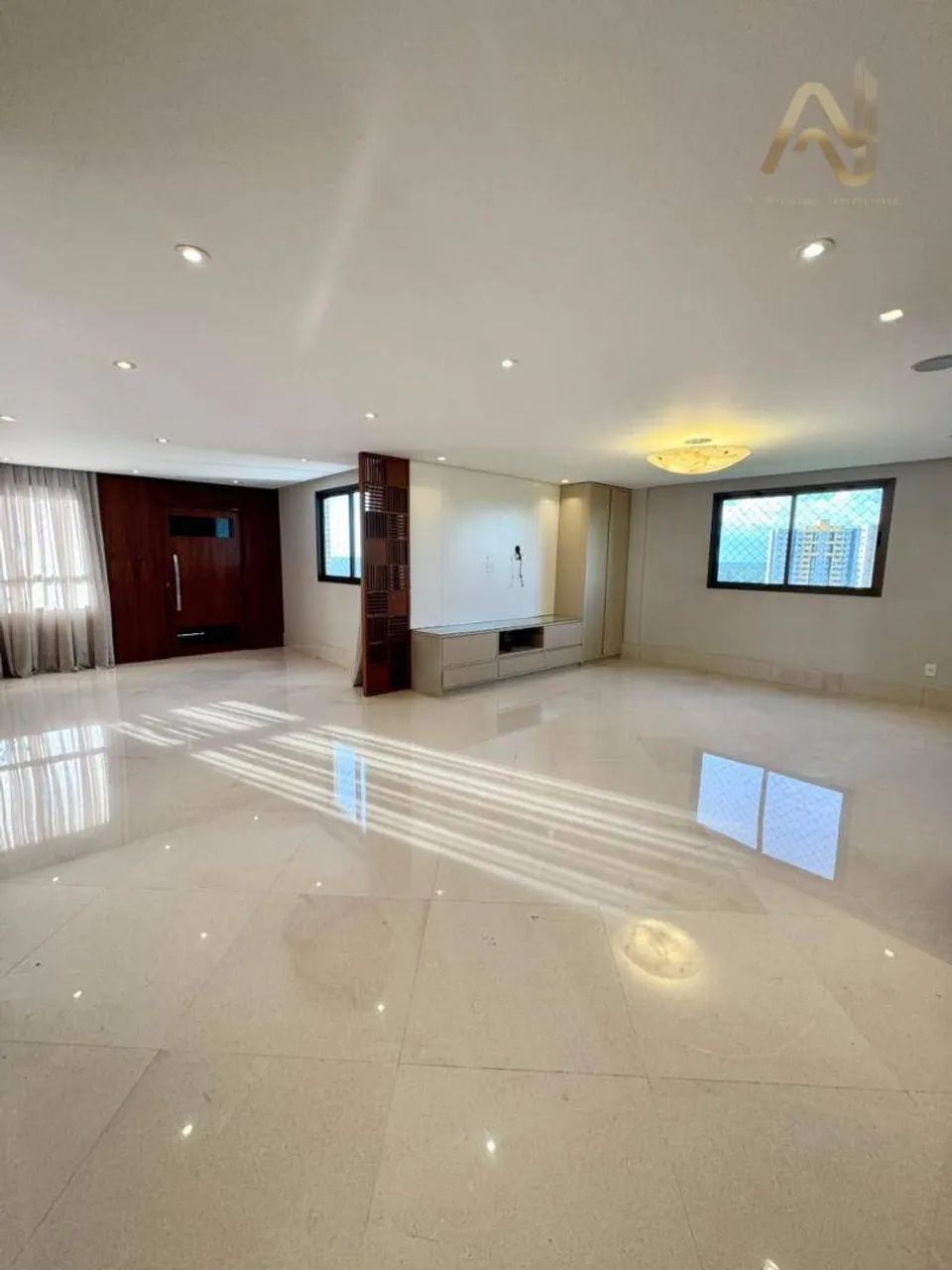 Apartamento com 6 quartos s/ 5 suítes e 570 m² - Edifício Cristal, Ponta Negra
