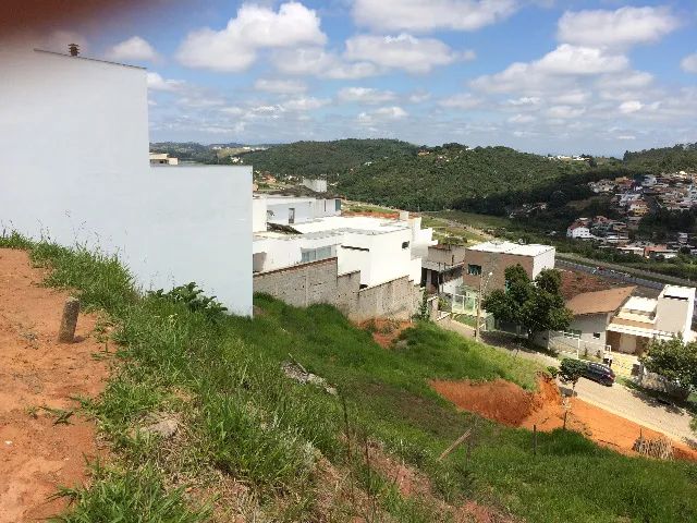 Terreno no Condomínio Via do Sol