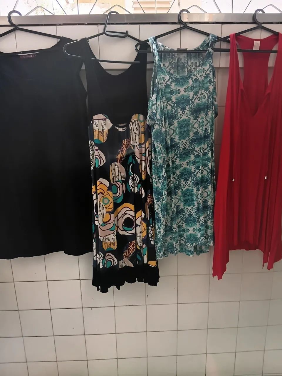 Vestidos: lote com 10 tamanhos e modelos variados  - Foto 2