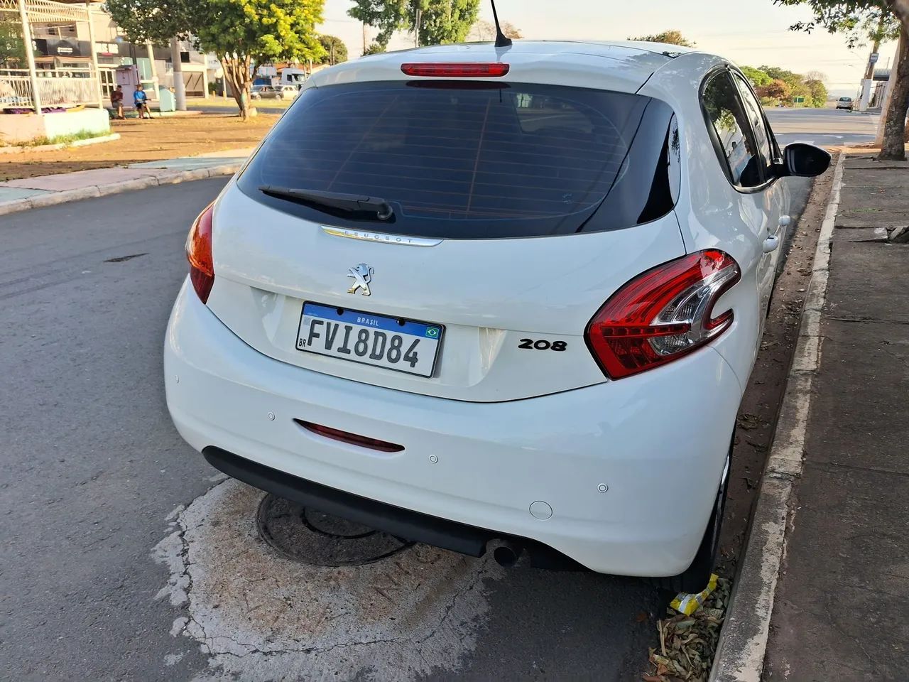 Peugeot 208 208 Allure 1.5 Flex 8V 5p 2015