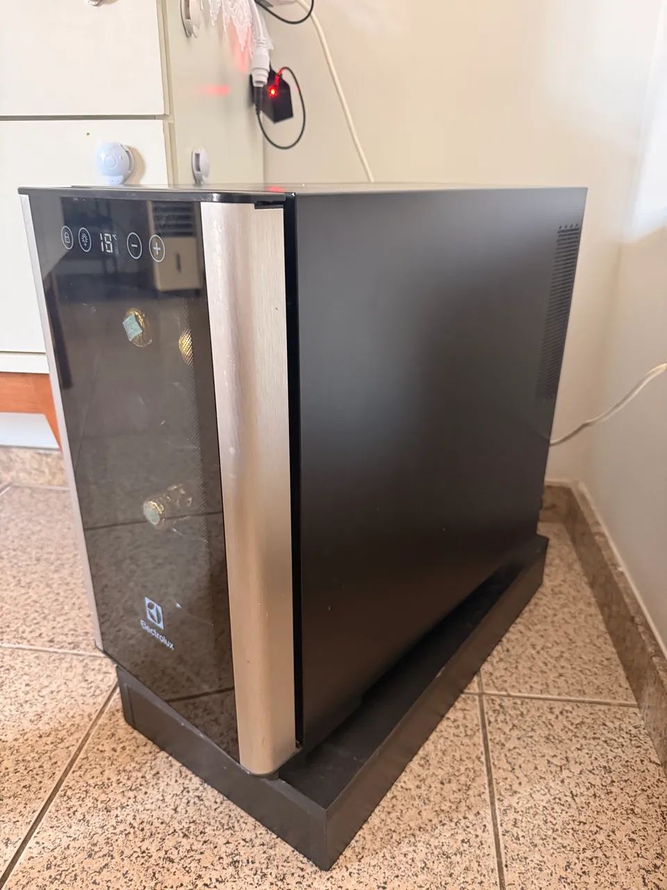 Adega Electrolux 8 garrafas - Foto 5
