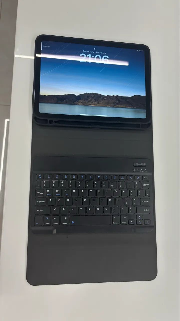 Capa com Teclado para iPad - Estilo Magic Keyboard  - Foto 4