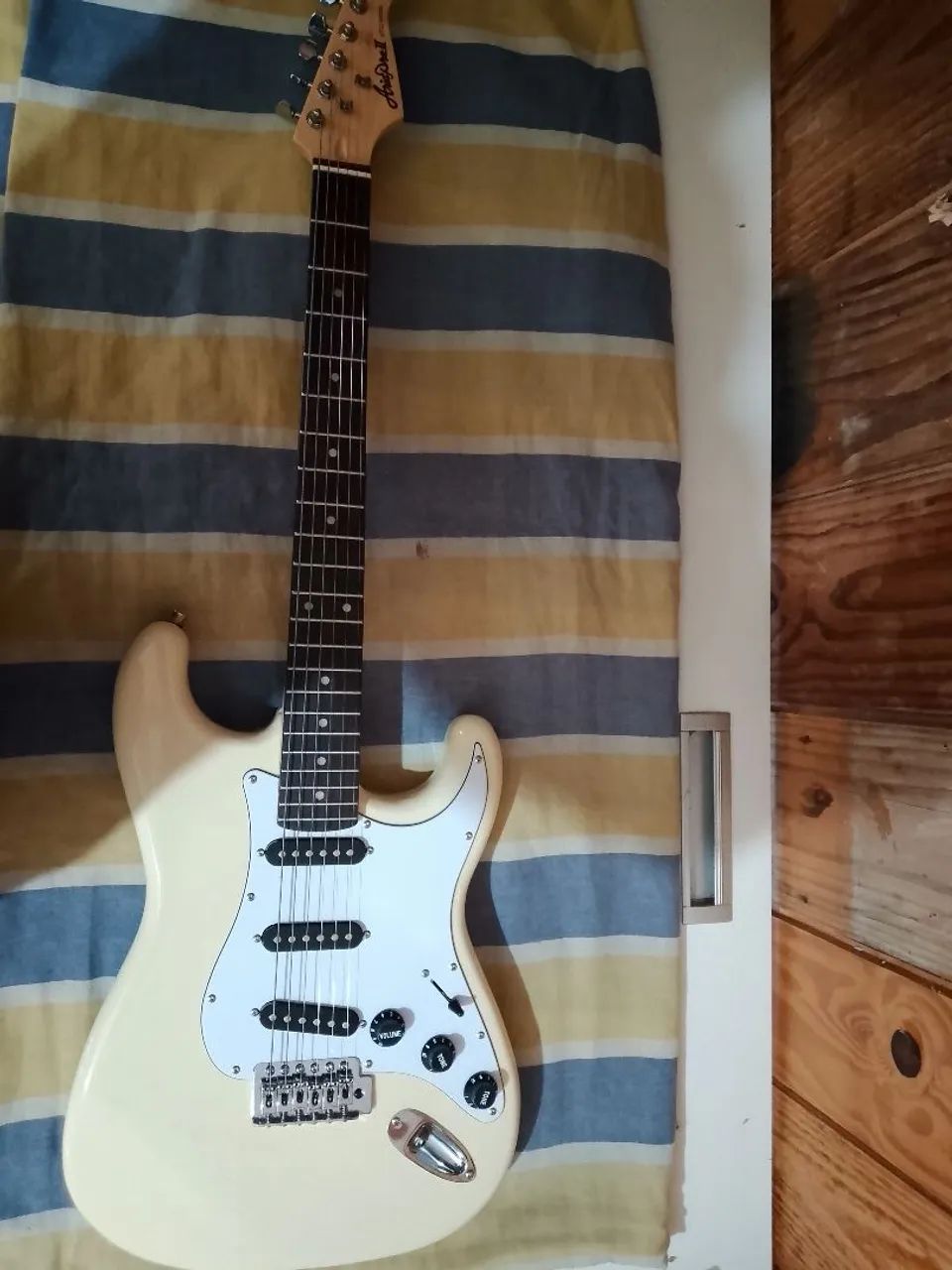 Guitarra AriaPro 2 STG-003 SPL/Vanilla White. - Foto 4