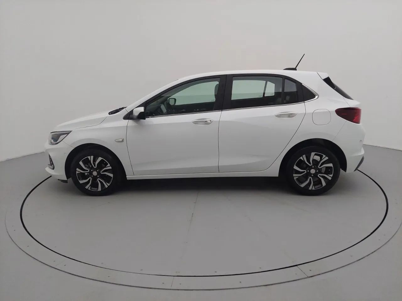 Chevrolet Onix Hatch Premier 1.0 12V TB Flex Aut. 4P, foto 2 de 18