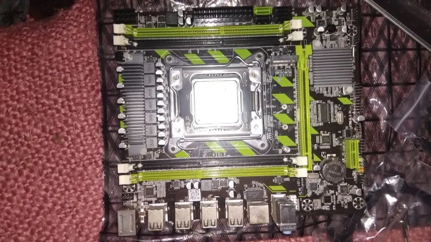 KIT XEON E5 2650 V2 + 32GB RAM DDR3 + X79 - USADO - Foto 2