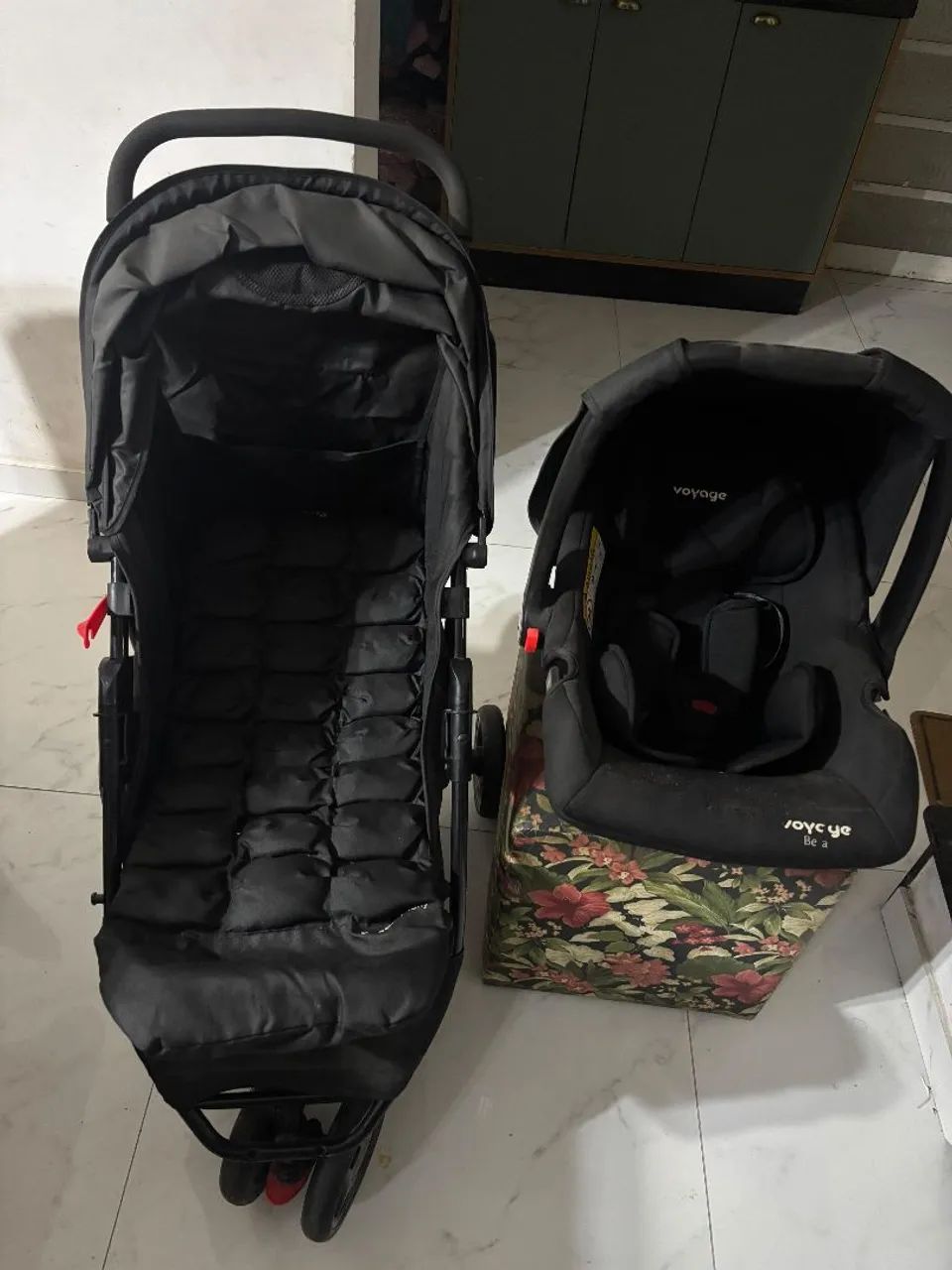 Carrinho e bebe conforto
