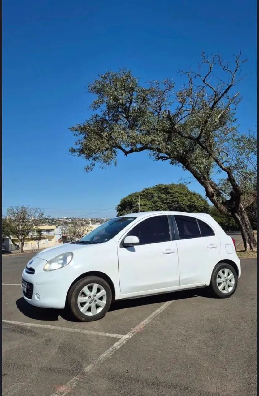 Nissan March MARCH SV 1.6 16V Flex Fuel 2013