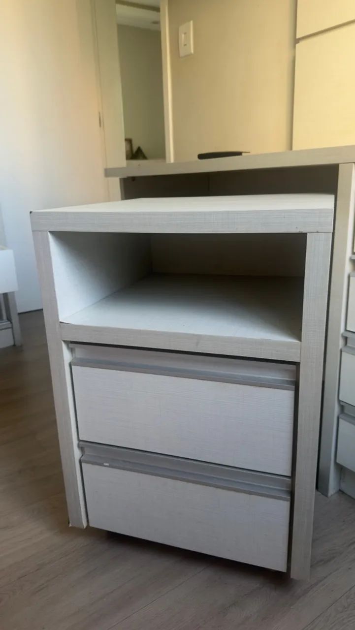 Mesa de cabeceira 