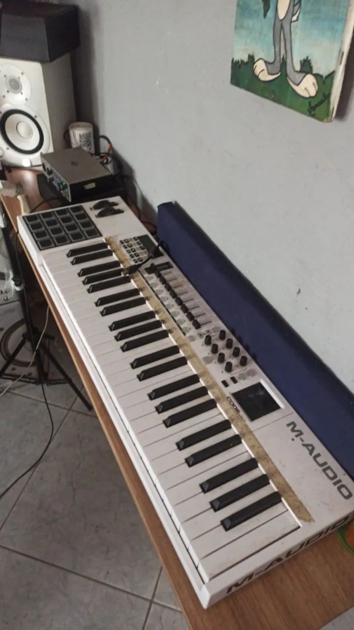 teclado midi code 49 
