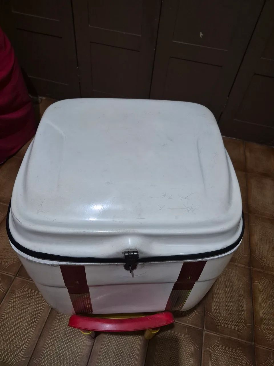 Baú com suporte para moto - Foto 2