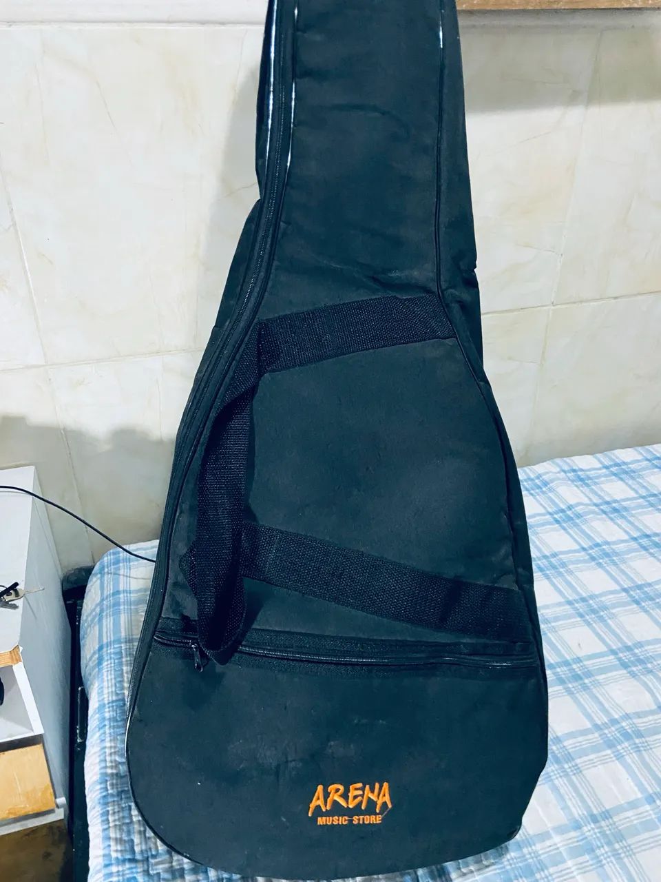 Duas capa: guitarra e outra de violão  - Foto 4