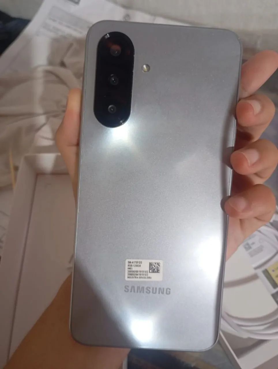 Vende_se este celular galaxy A17 na caixa - Foto 2