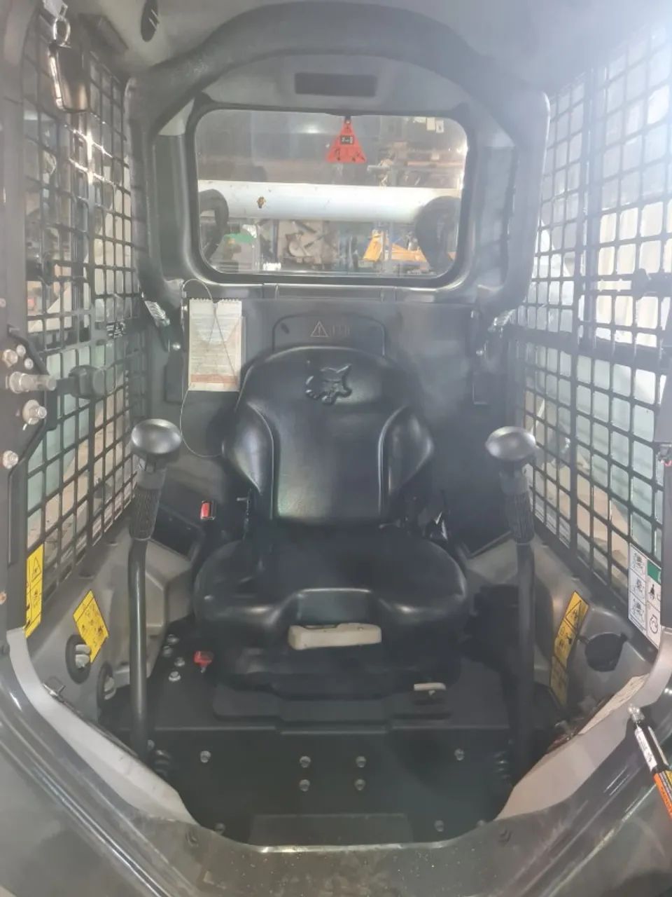 Mini Carregadeira Bobcat S650 Com 603.5hs Ano 2024 Com Ar - Foto 5