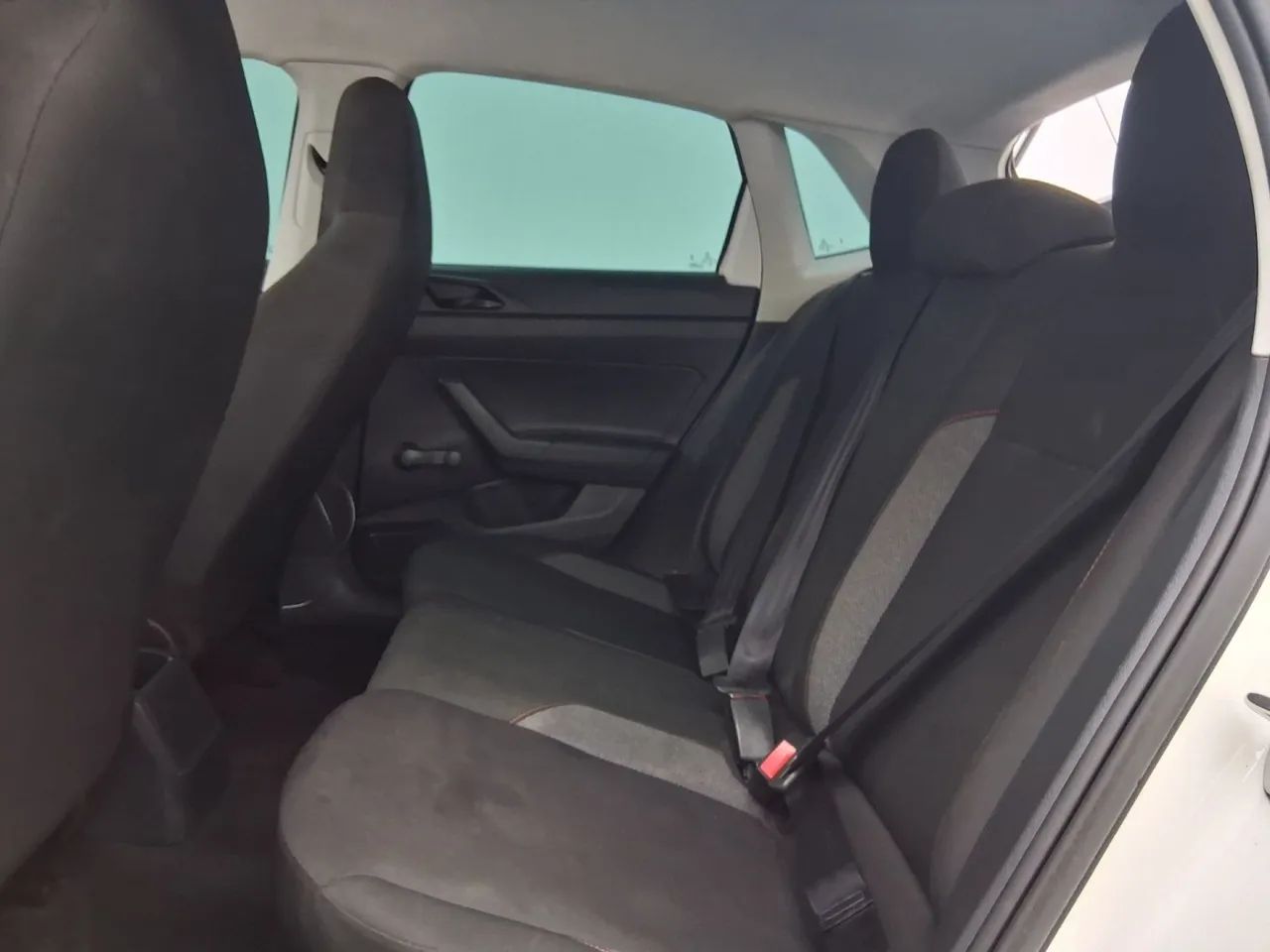Volkswagen Polo Track 1.0 Flex 12V 5p, foto 17 de 18