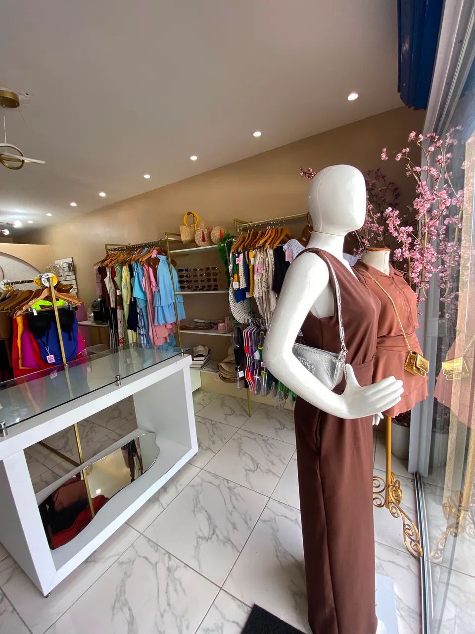 Repasso loja de roupa toda montada  apenas chegar e trabalhar!  - Foto 4
