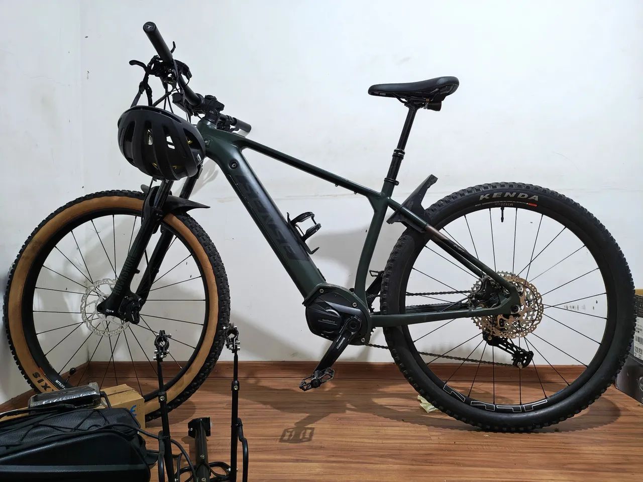 E-Bike Sense Impact E-Trail com bateria extra. 