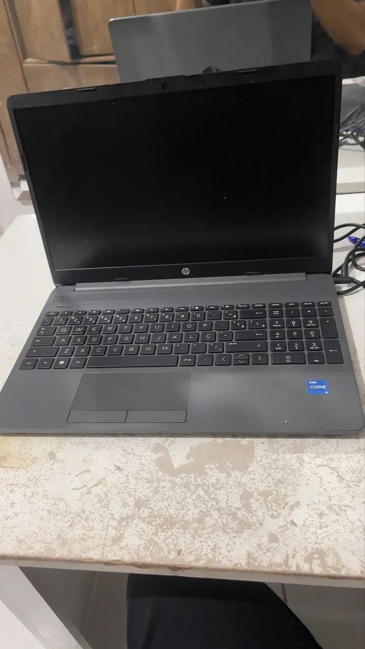 Notebook semi novo 