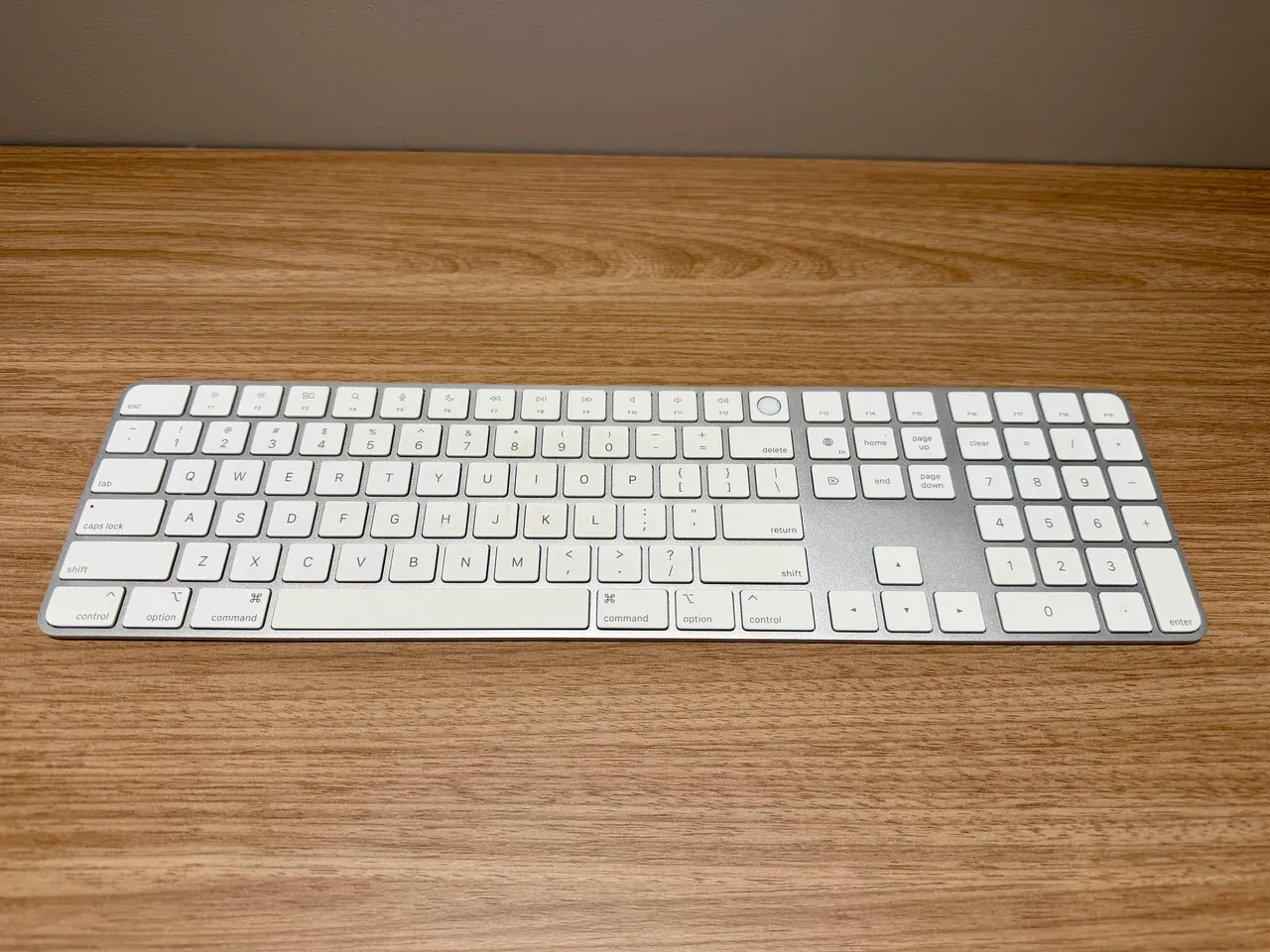 Teclado Apple Magic Keyboard com Numpad - Space Gray (A1843