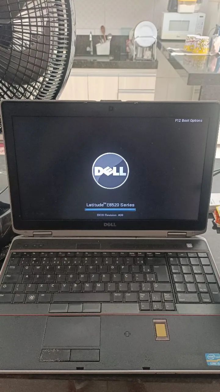 Notebook core i5 8gb HD 320 bateria meia vida 