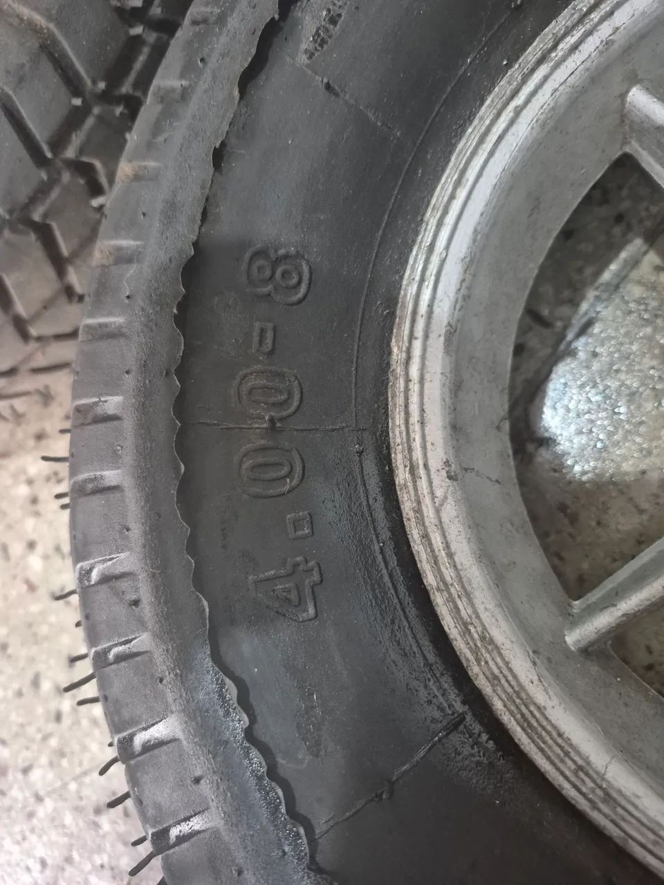 VENDO 2 RODAS COMPLETAS Aro Alumínio 4.00-8  - Foto 4