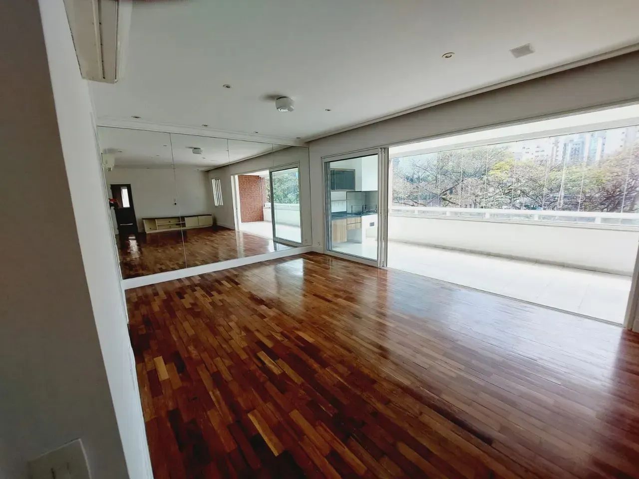 Apartamento com varanda gourmet no Itaim - 152 m2 - Foto 5