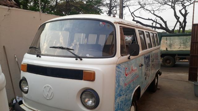 Vendo kombi 92 cor branca