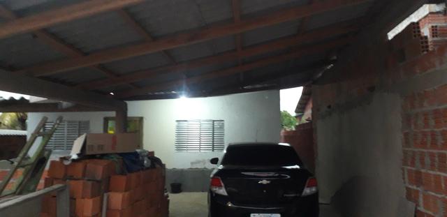 Vende-se uma casa