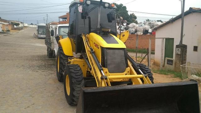 Retroescavadeira new holand b95b