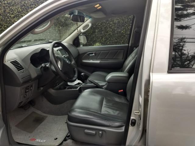 Toyota Hilux 3.0 SRV 4X4 CD 16v Turbo Itercooler, 171cv, cor prata, ano 2012 - Foto 8