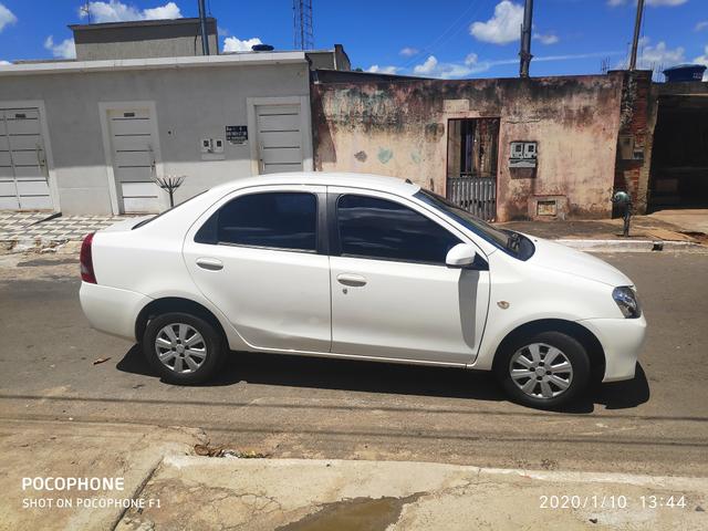 Etios - Foto 2