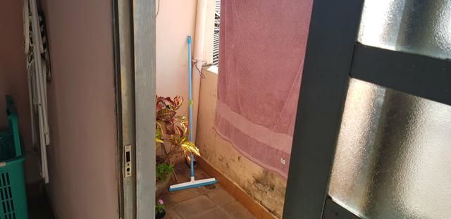 VENDE-SE sobrado no centro ótima localização - Foto 11