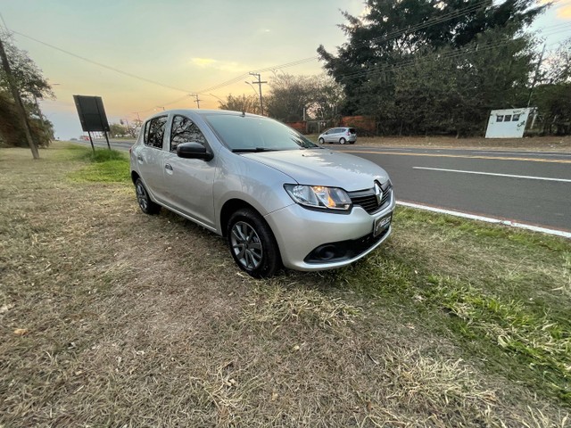 VENDO, SANDERO AUTHENTIQUE 1.0, 2018,  COMPLETO, PNEUS NOVOS!!! 