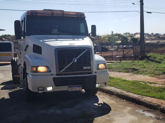 VENDO VOLVO NH12 2003