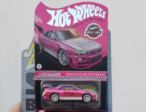 Vendo hotwheels Rlc nissan Skyline GTR pink lacrado