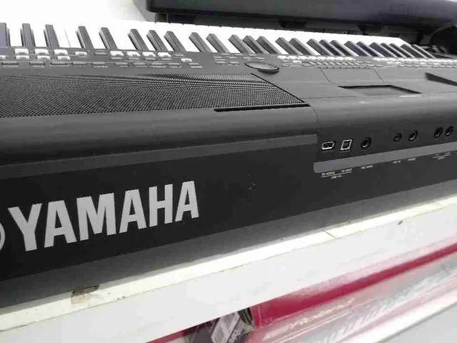 Yamaha - Teclado Arranjador Workstation Profissional PSR-SX600