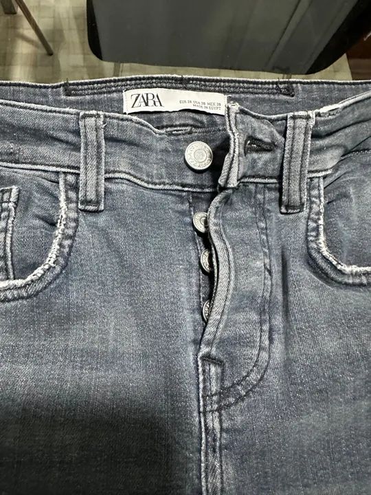 Calça Jeans Zara masculina slim feet com rasgos- Cinza - Tamanho 38 - Foto 3
