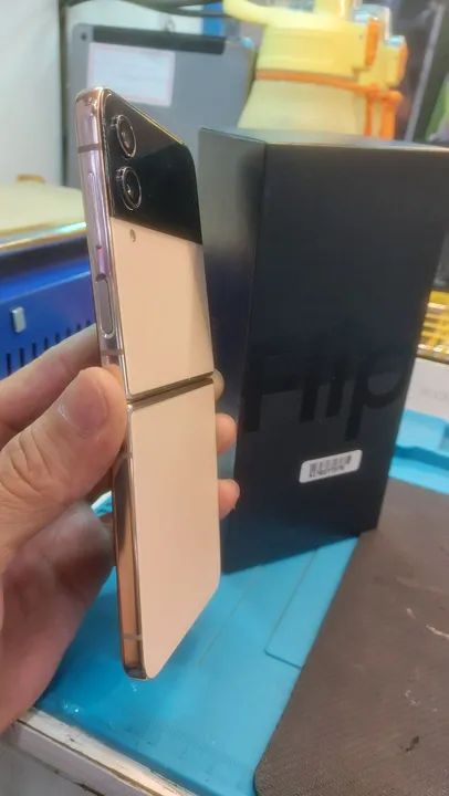 Celular dobrável - Tela impecável