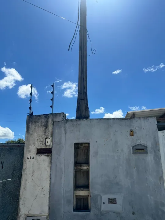 Poste pré moldado