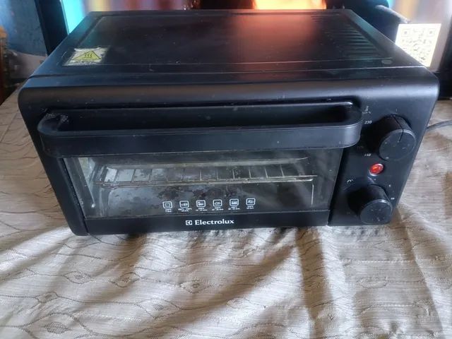 Forno Eletrolux modelo EOE10