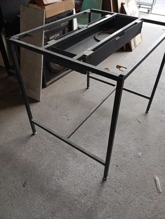 Mesa de trabalho 1 metro de altura 