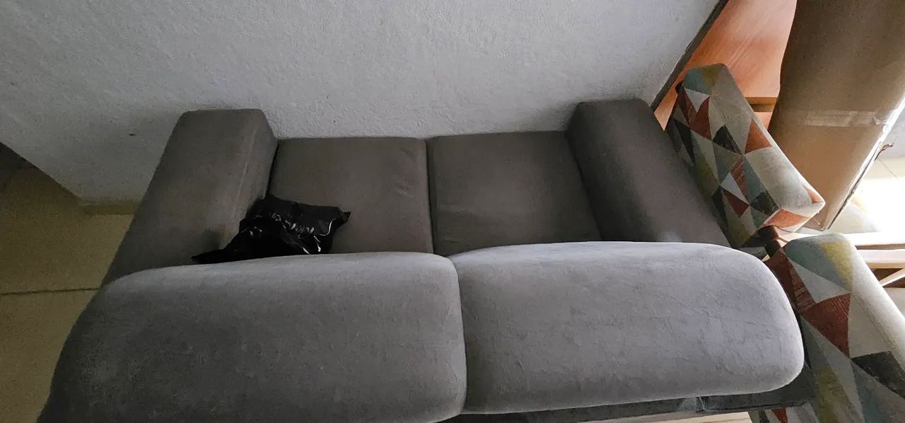 Sofá de 2 lugares cinza - Foto 4