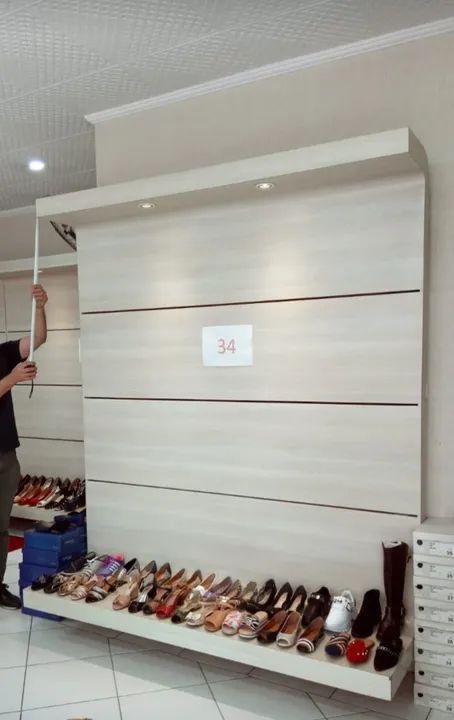 Expositor vitrine em madeira para loja 500,00 cada ! 