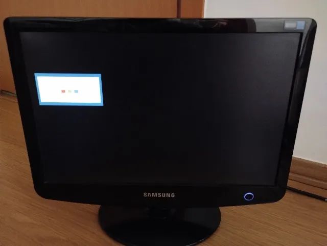 Monitor SAMSUNG NW 17" (VGA)